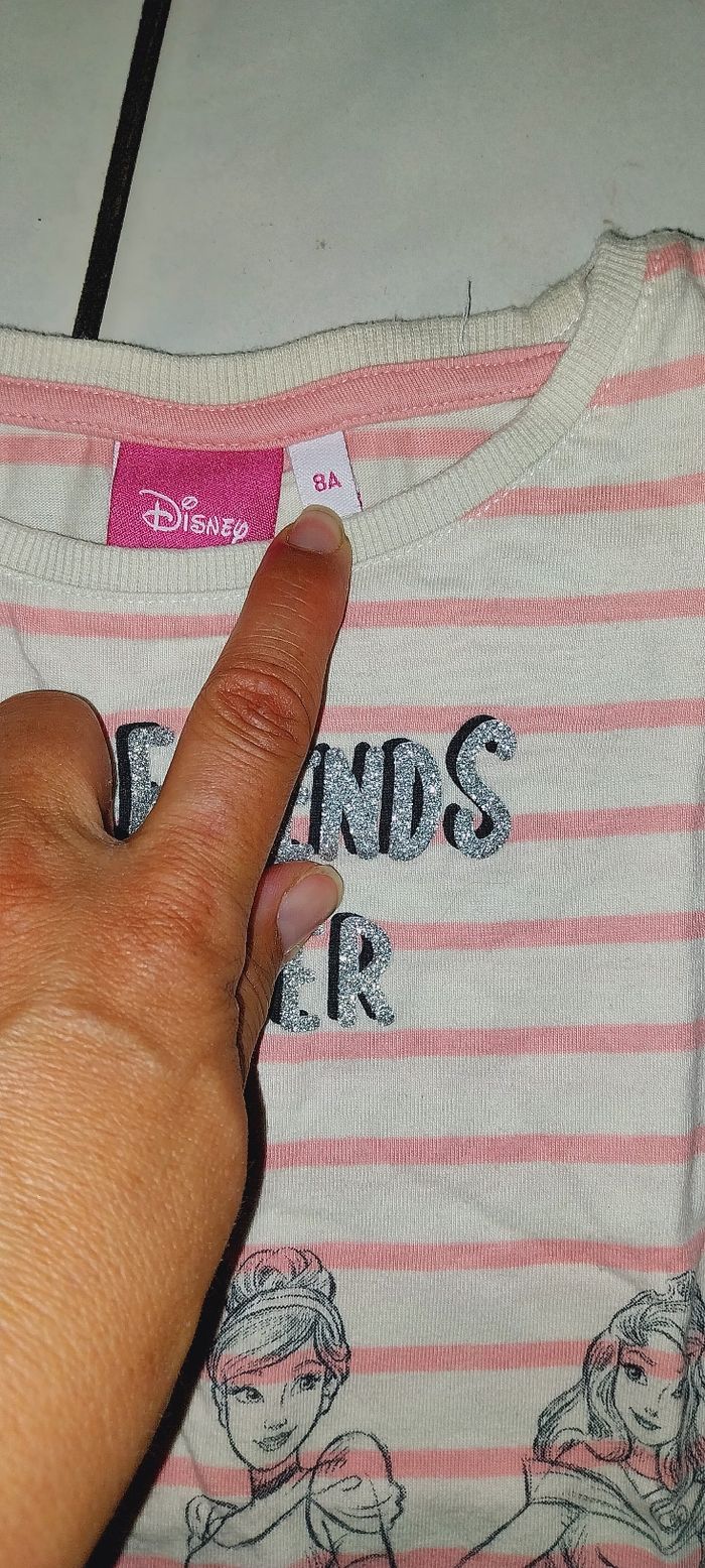 Lot de.2 t-shirts Princesse et pat patrouille 8 ans - photo numéro 2