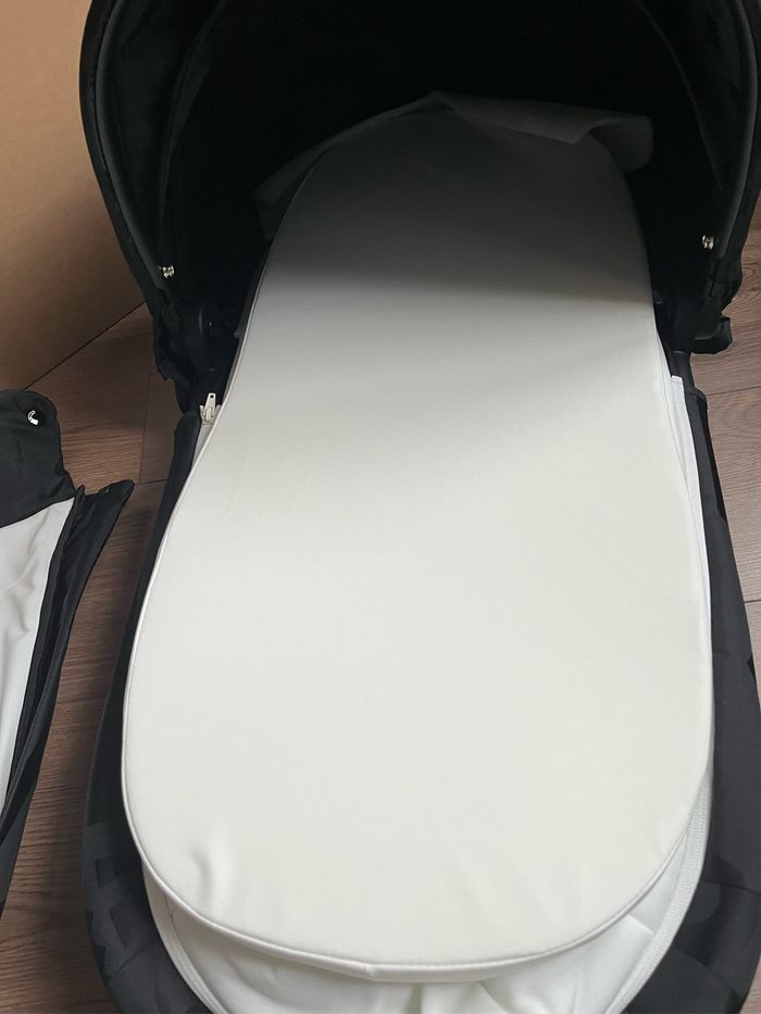 Nacelle melio cot street black cybex jamais utilisé dans son carton - photo numéro 10