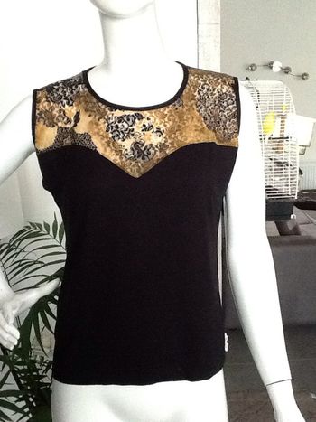 Tee shirt noir et dentelle resille