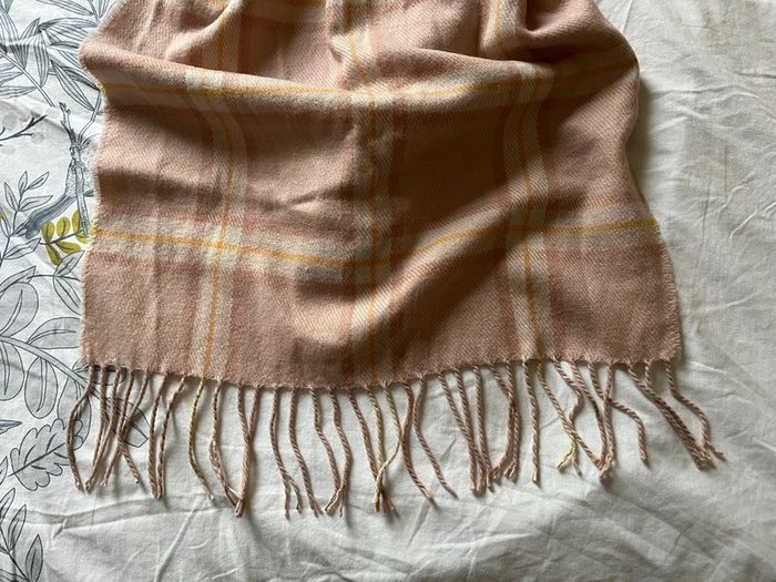 Écharpe à franges rose - photo numéro 2