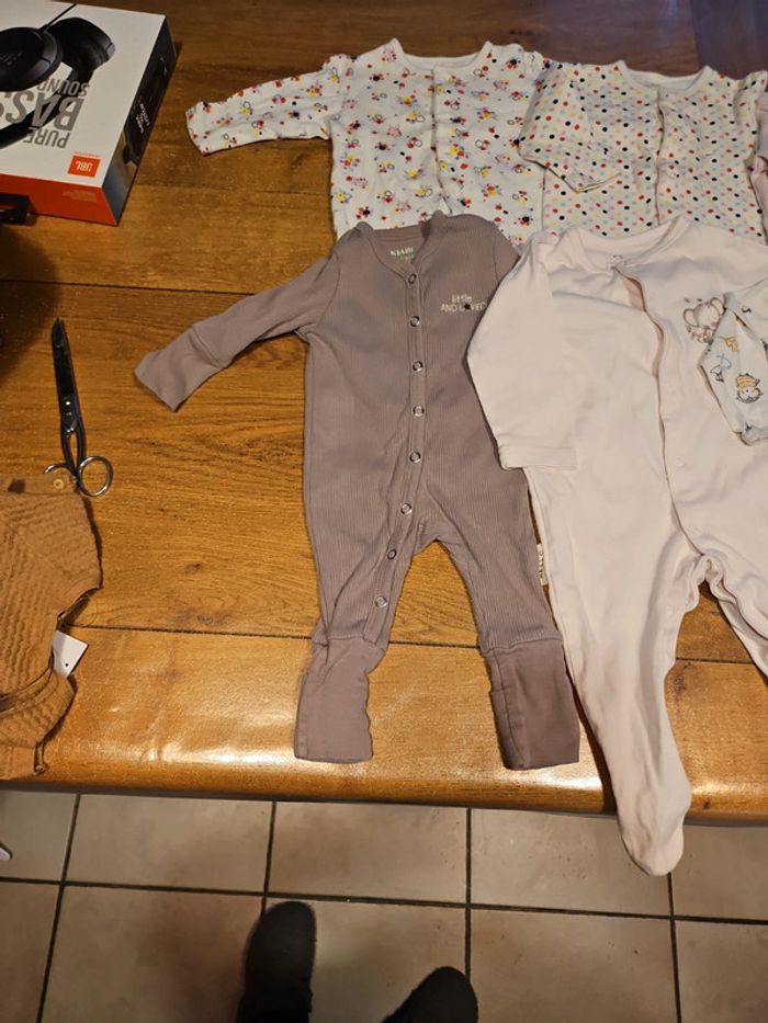 Lot 6 pyjamas 3 mois - photo numéro 2