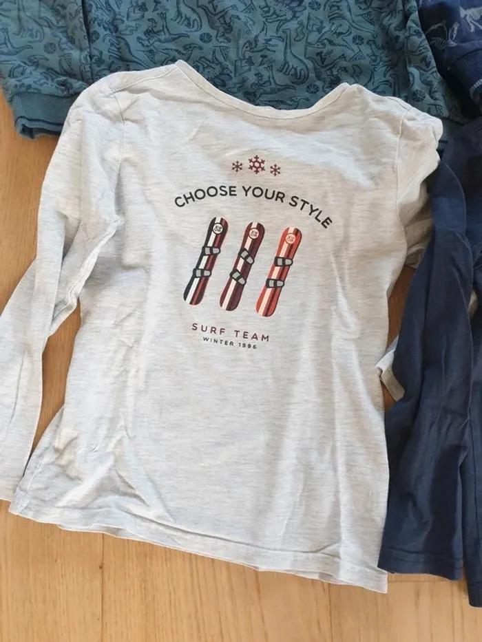 Deux T-shirt manches longues 5 ans okaidi