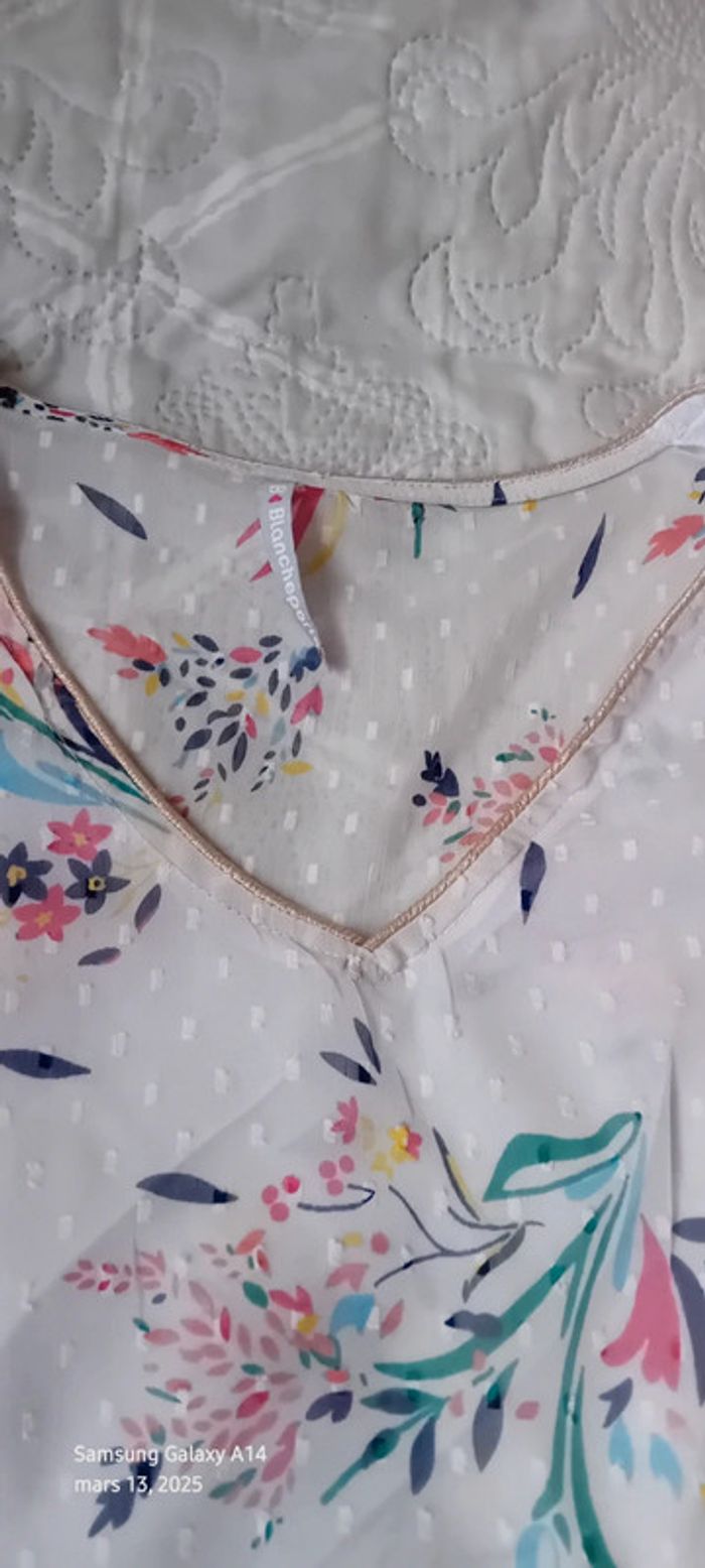 Blouse en voile col V motif floral avec pois blanche femme 42 blanche porte - photo numéro 12