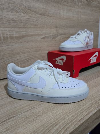 Nike court vision femme taille 38 neuves authentiques blanc jaune