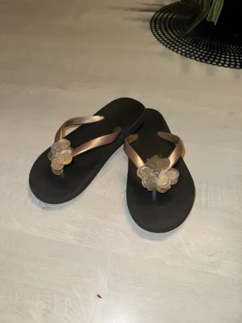 Tongs