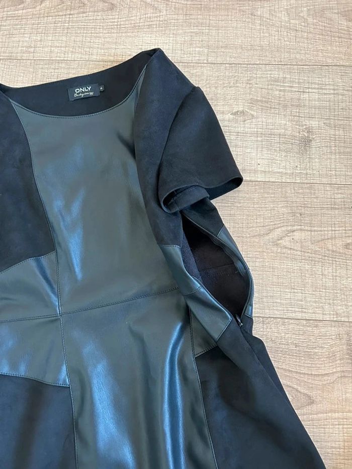 Robe noire à manches courtes avec simili cuir Only taille M jamais portée - photo numéro 15