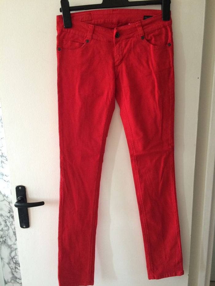 Jeans rouge neuf taille 34 marque P&Y Denim