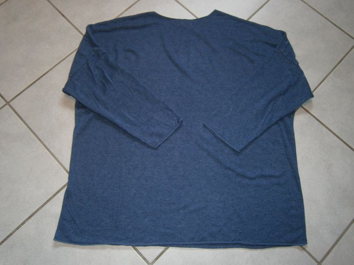 Pull bleu avec sequins rosés Taille 42 - photo numéro 6