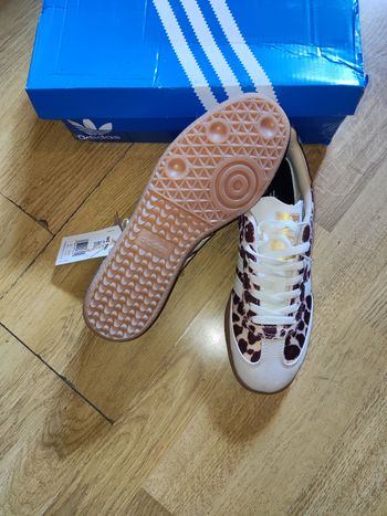 Baskets adidas samba léopard taille 39 1/3 
