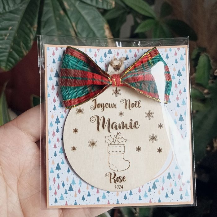Boule de Noël en bois Maîtresse, nounou, Atsem, parrain, marraine _ Cadeau maîtresse - photo numéro 4