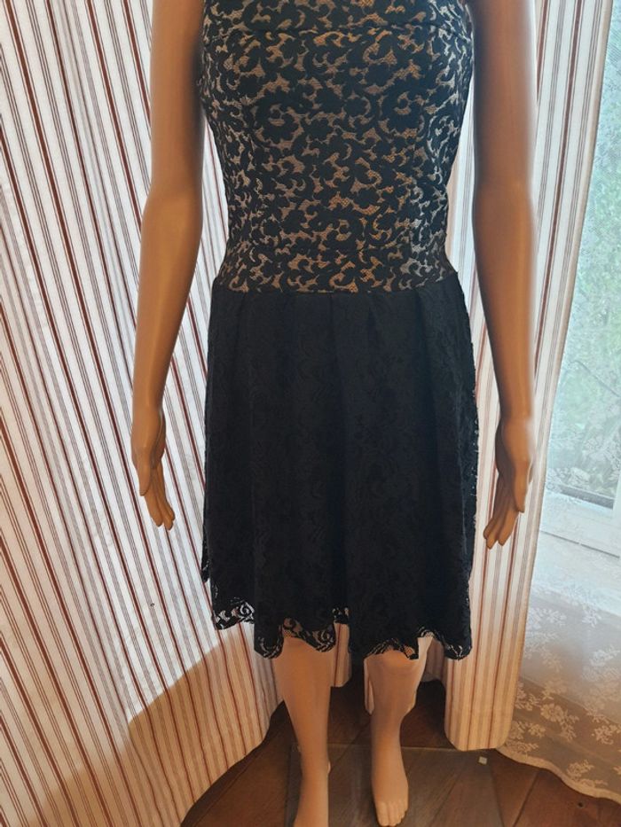 Jolie Robe Rinascimento made in Italy taille S - photo numéro 5