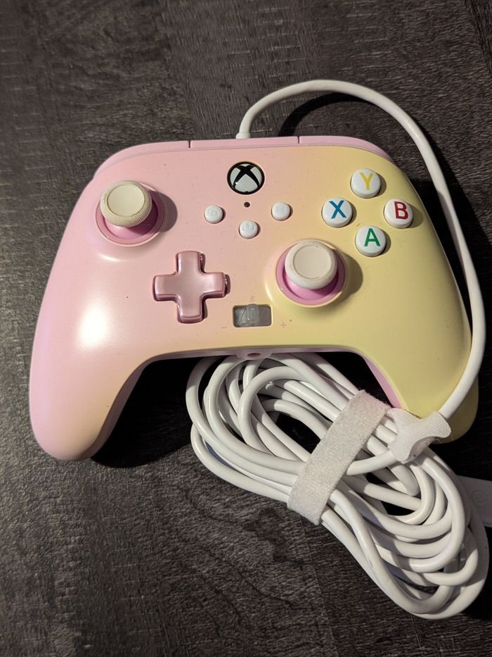 Manette rose powerA pour Xbox séries et one