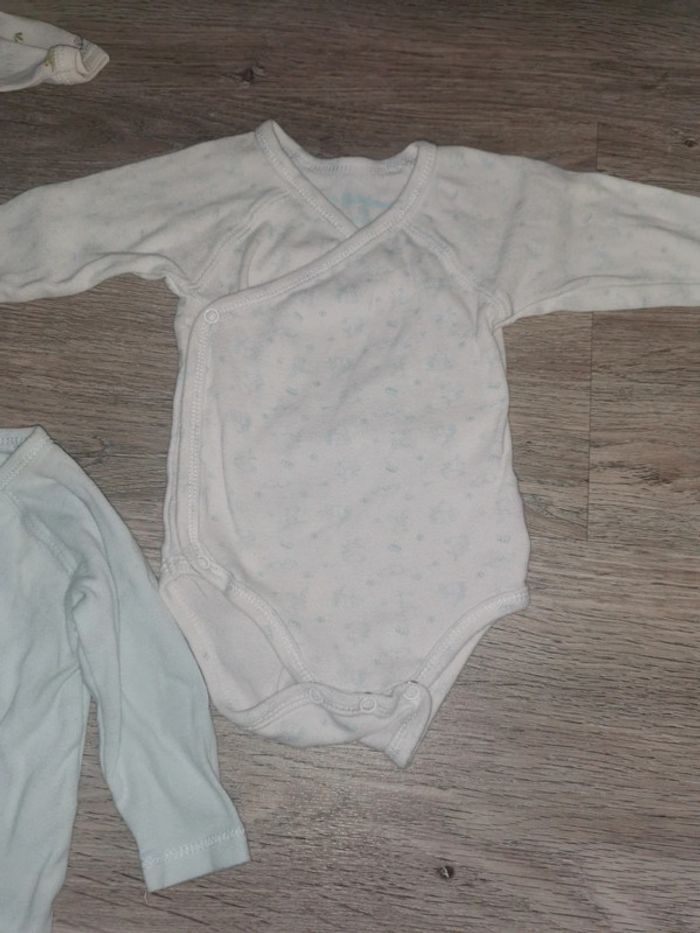 Lot de 3 bodys 1 mois - photo numéro 4