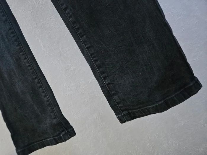 Jean.
Cache-cache.
Taille :36 - photo numéro 5