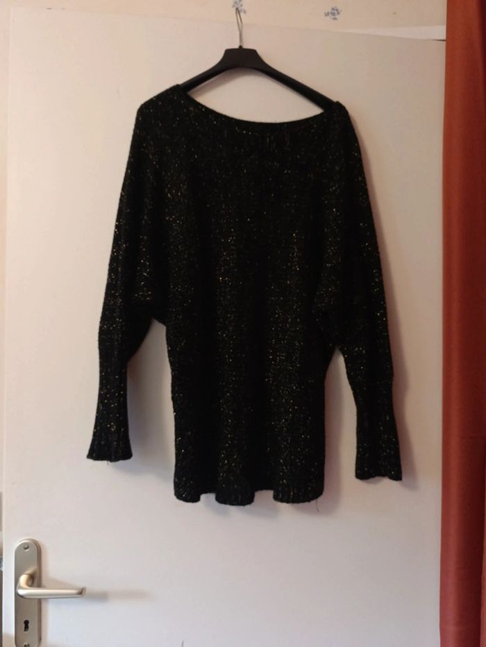 Pull noir doré