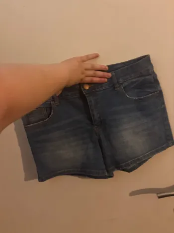 Short jeans