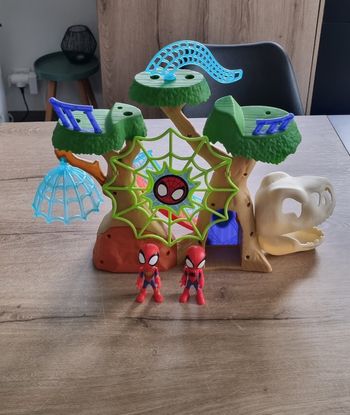 Base forestière Dino-Webs Spidey