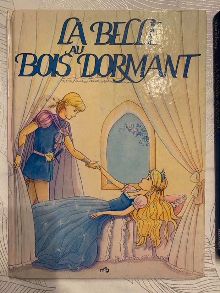 Livre disney - La belle au bois dormant