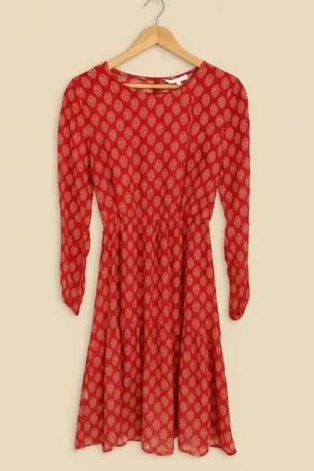 Robe AMV rouge
