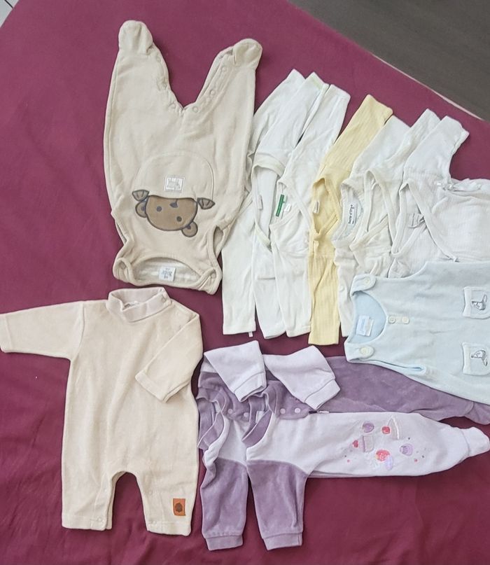 Lot de 12 vêtements pour bébé taille 0 - 1 mois - photo numéro 6