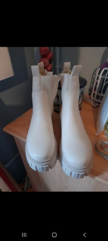 Chaussures neuves