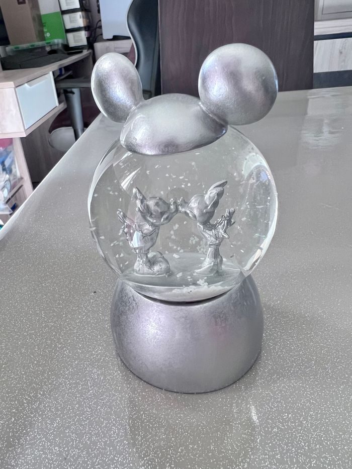 Snowglobe Mickey et Minnie disney - photo numéro 5