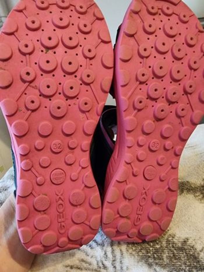 🤩😍💥SUPERBES SANDALES POINTURE 32 GEOX💥ELLES SONT HYPER CONFORT ET DE PARFAITES QUALITÉES💜💜💜💜💜💜 - photo numéro 4