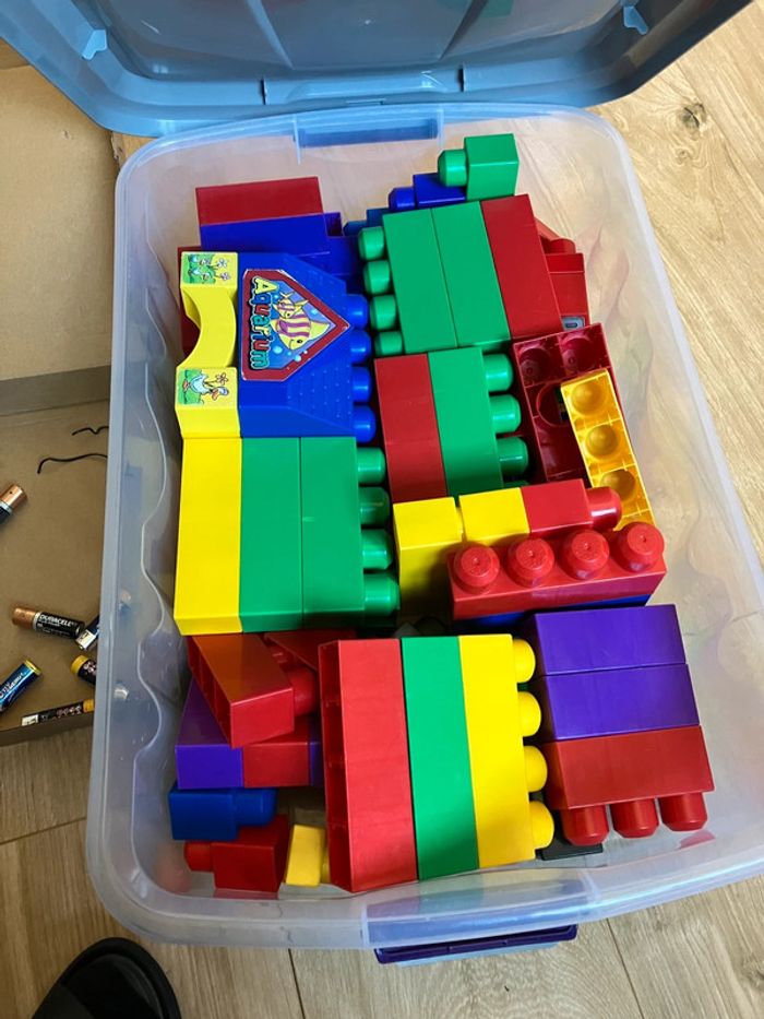 Mega blocks