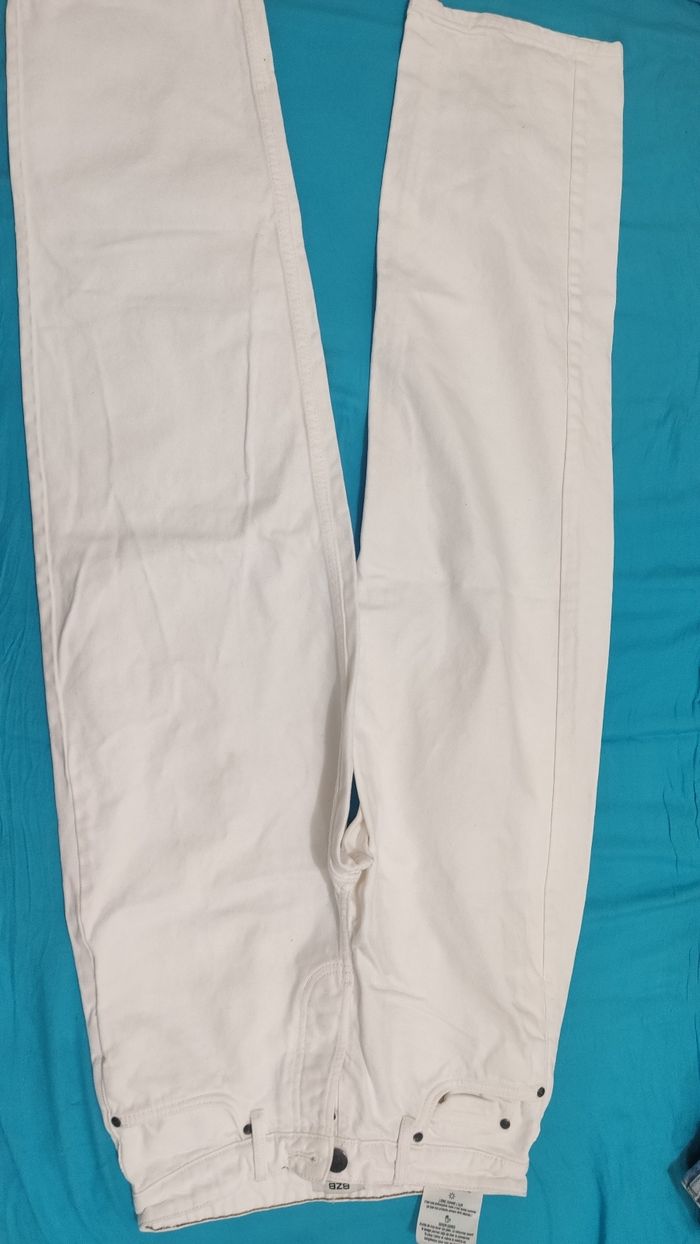 Jean blanc  taille 34. - photo numéro 2