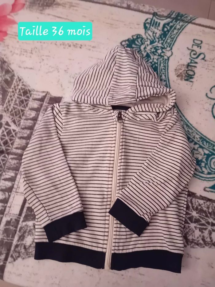 Gilet "marin" zippé en 36 mois  Kiabi