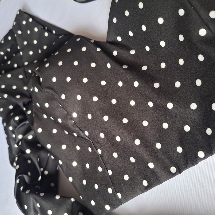 Top courte satiné noir à pois blanc - Pronto Moda - photo numéro 9