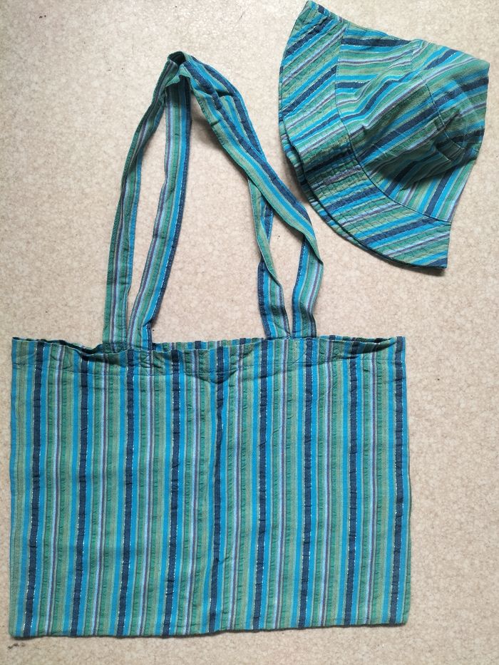 Sac et chapeau de plage