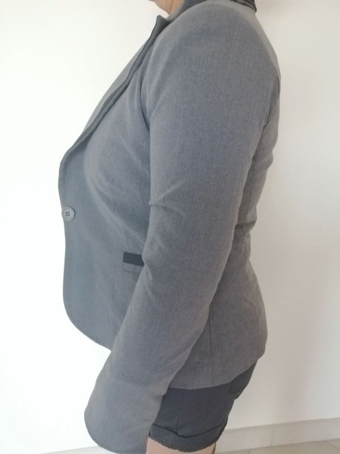 Veste noire et grise foncée - photo numéro 5