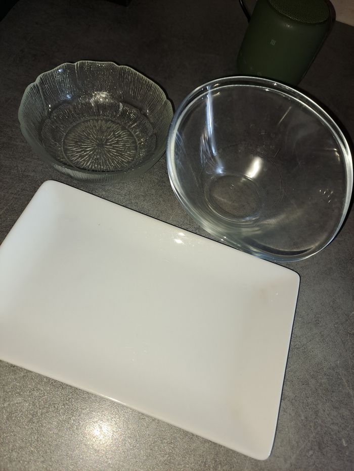 Lot 3 coupelle et 1 petite assiette
