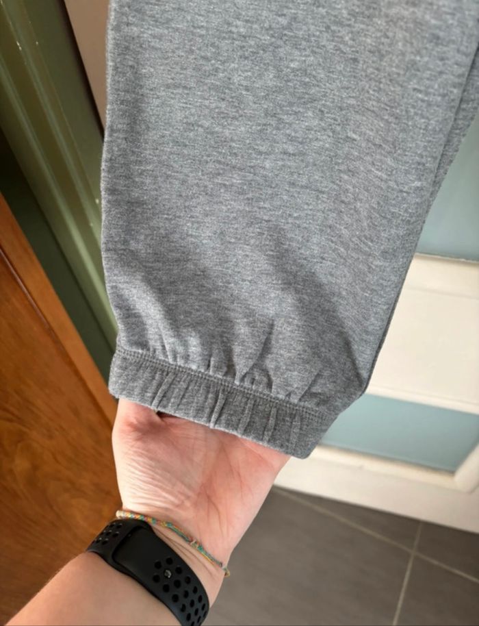 Jogging gris - photo numéro 2