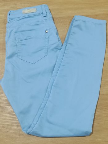 Jean skinny Bershka bleu ciel – Taille 36 (S) – 