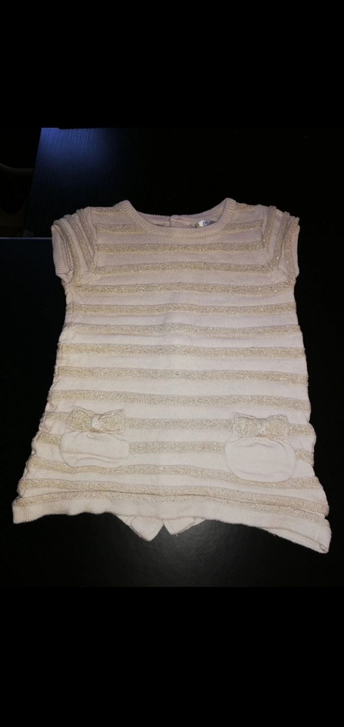 Robe style laine
Rose clair rayé doré
6 mois fille
Kitchoun