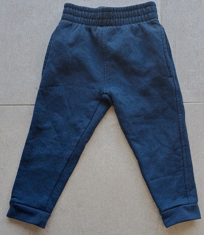 Pantalon bleu marine Zeeman en taille 24 mois