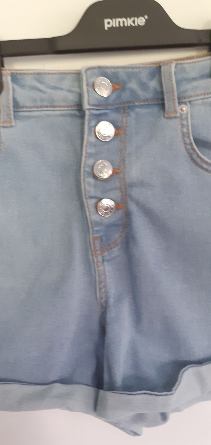 short en jeans bleu clair taille 38 marque jennyfer - photo numéro 2