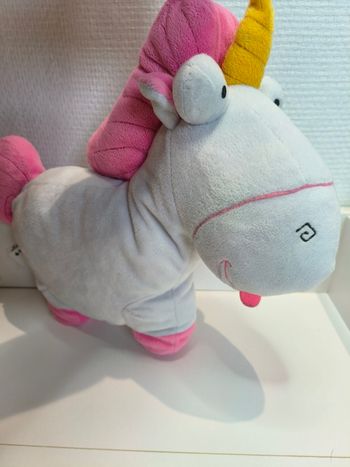 Peluche Licorne Fluffy Minions Moi moche et méchant 3