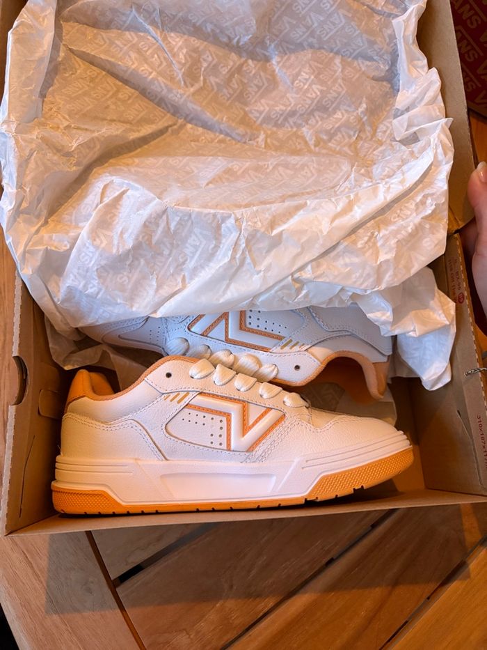Vans Upland Vintage - Taille 37 - Neuves avec étiquette - photo numéro 7