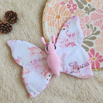 Doudou lange Marion le Papillon en crochet fait main cadeau de naissance personnalisable
