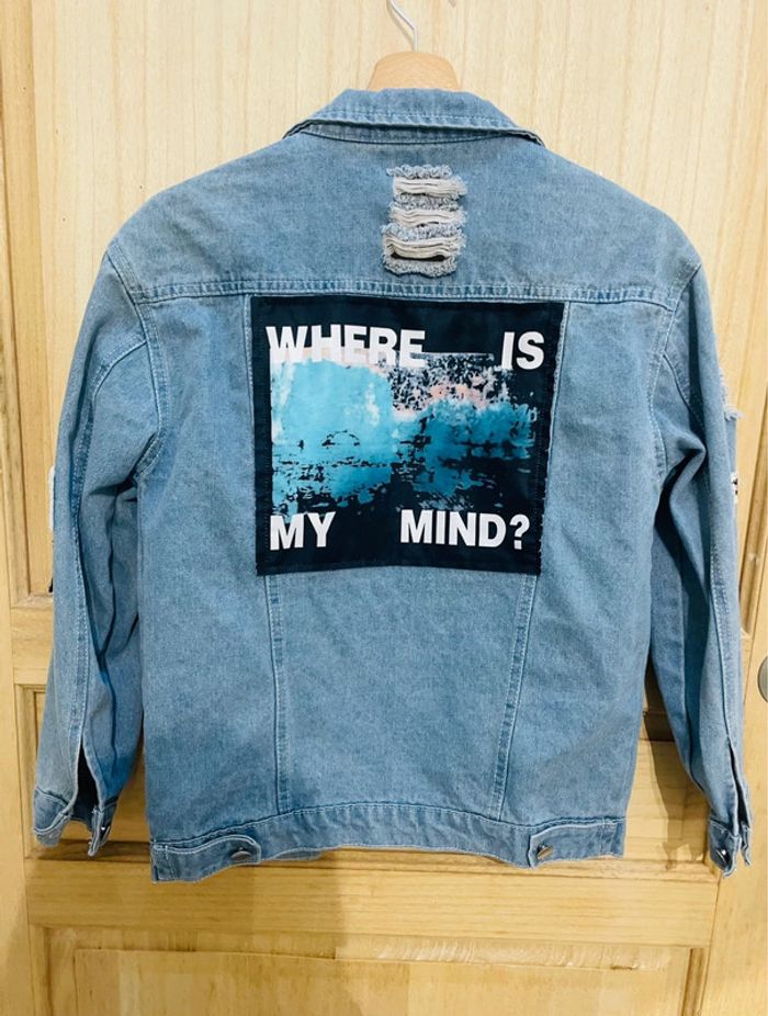 Veste en jean destroy customisée “Where is my mind?” originale, bleu clair - taille S - photo numéro 9