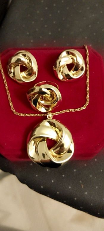 Parure complète élégante – Acier inoxydable Neuve avec boîte cadeau 