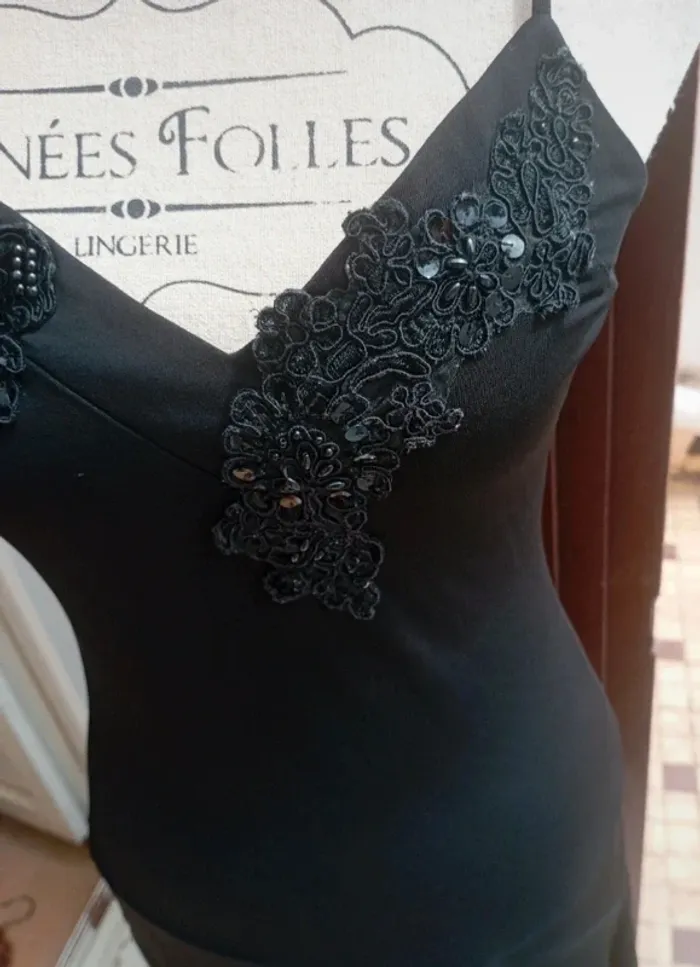 Robe Kookai noire, taille 1, avec broderies et perles - photo numéro 2