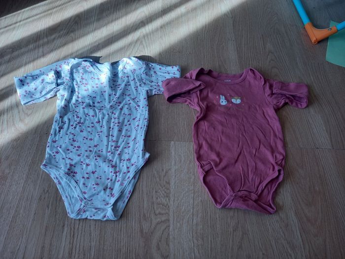 Lot de bodys - photo numéro 2