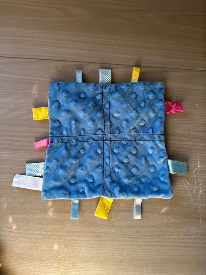 Lot Doudou plat carré et pleuche Bourriquet - photo numéro 3