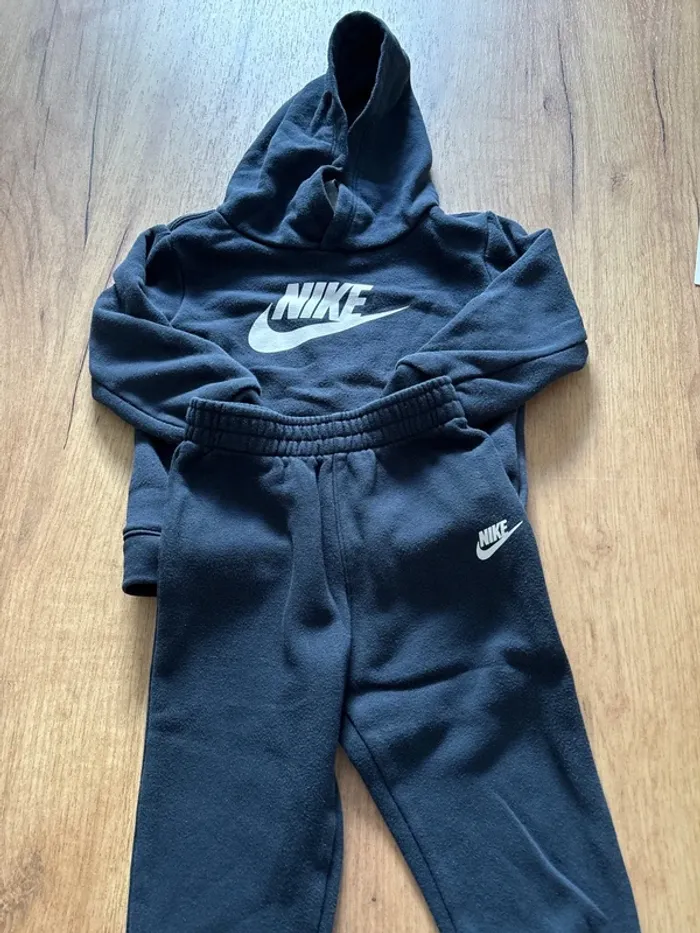 Ensemble Nike