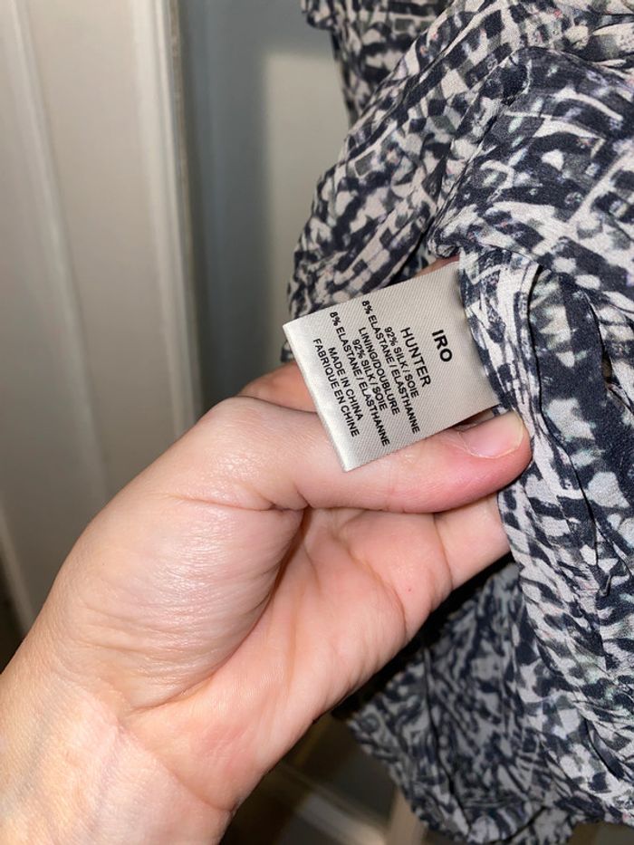 Robe en soie iro  Drapée Taille 34  valeur 279 euros - photo numéro 2