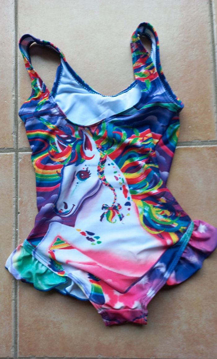 Maillot de bain licorne 1 pièce 4/5 ans - photo numéro 2